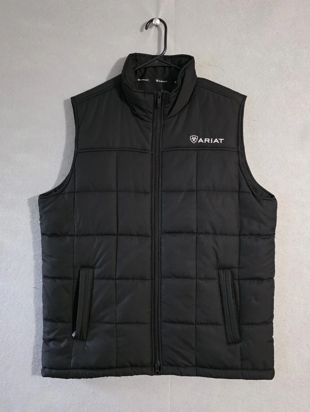 NWOT Ariat Mens Black Crius Insulated Quilted Puffer Vest 10011523 Size Large
